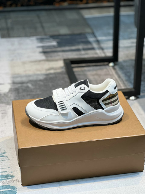 men Burberry shoes-376